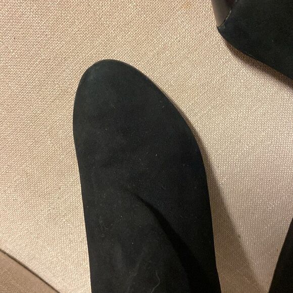 POPUSHIER
Black Suede Knee High Heel Boots - Picture 15 of 15